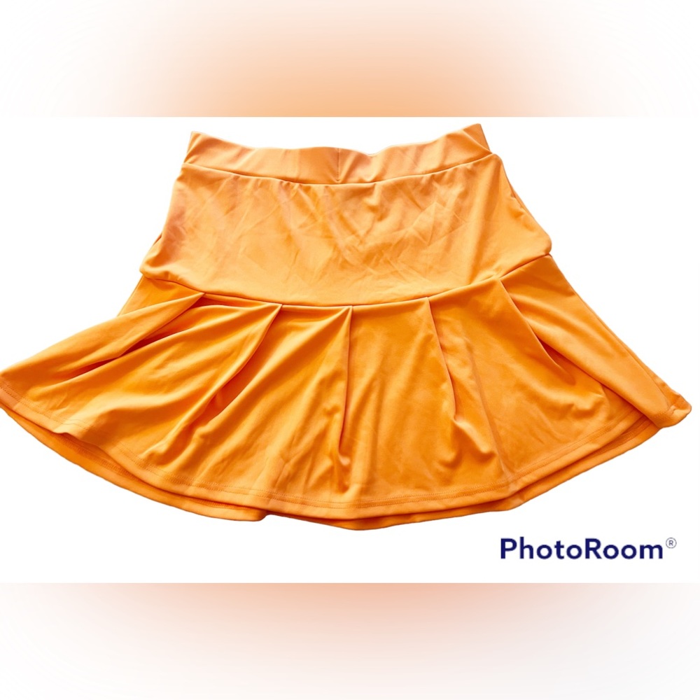 Neck tank top & pleated skirt set